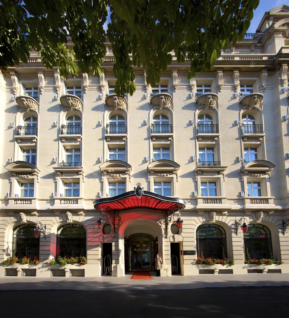 Royal Raffles Raffles: Where Extraordinary Luxury Is Expected - Luxe Beat Magazine
