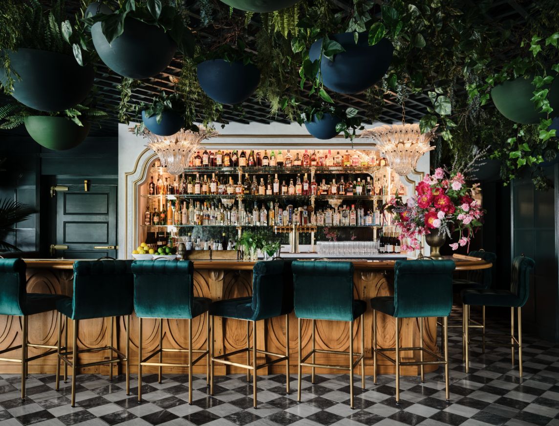 Commodore Perry Estate: Luxury Bachelorette Party Destination - Luxe ...