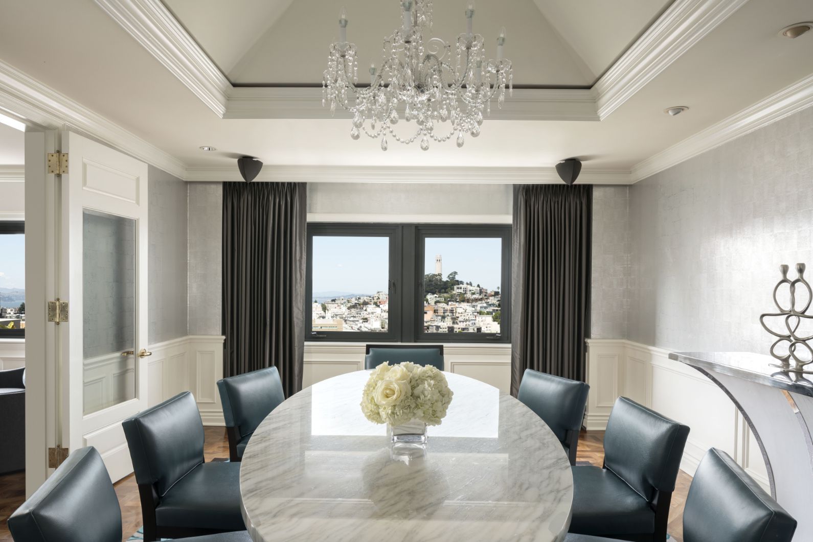 This San Francisco Luxury Hotel Is Puttin On The Ritz Photo Inspiration